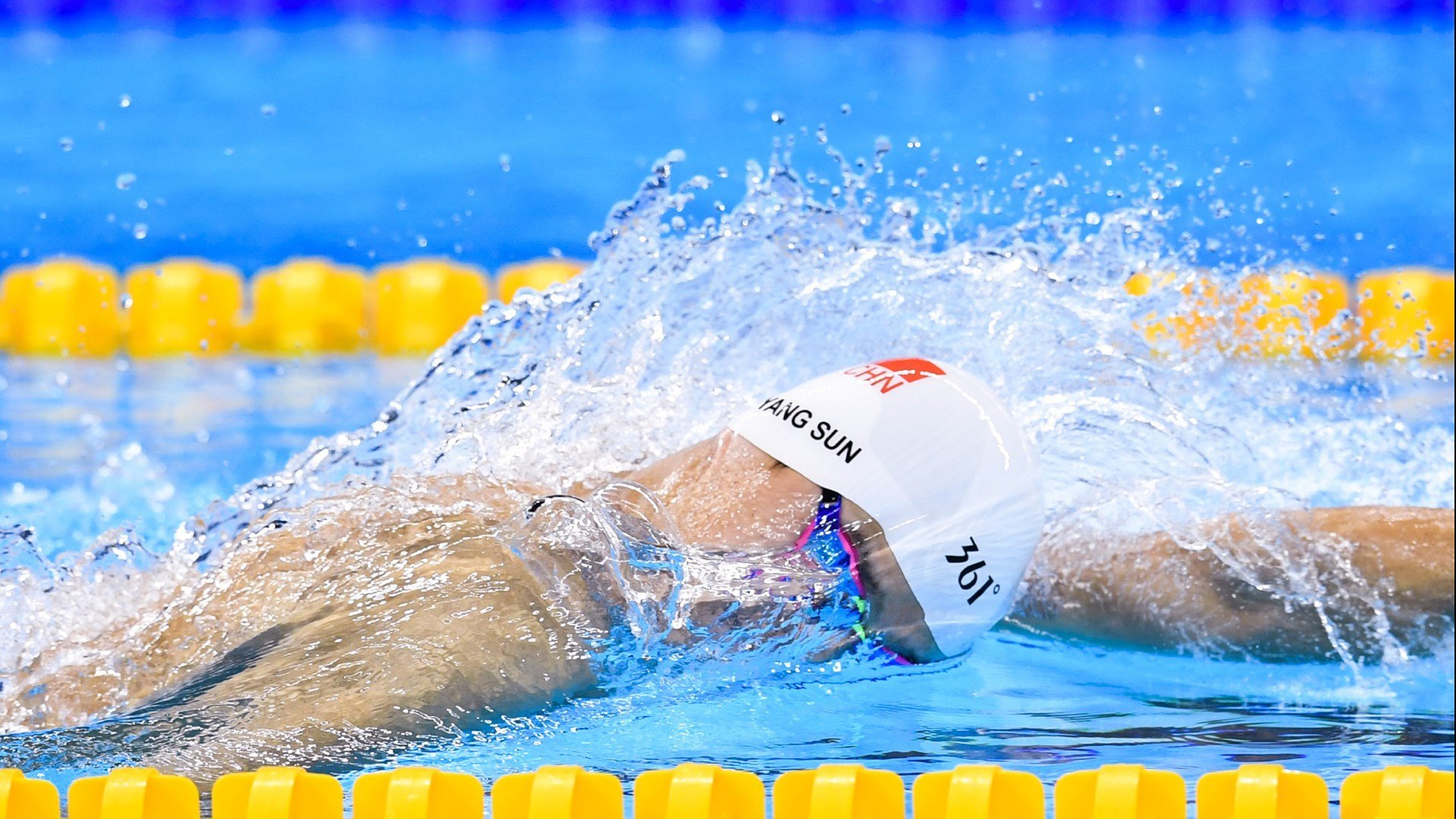 冲浪城市内河公开赛 人工造浪池成为新竞技场