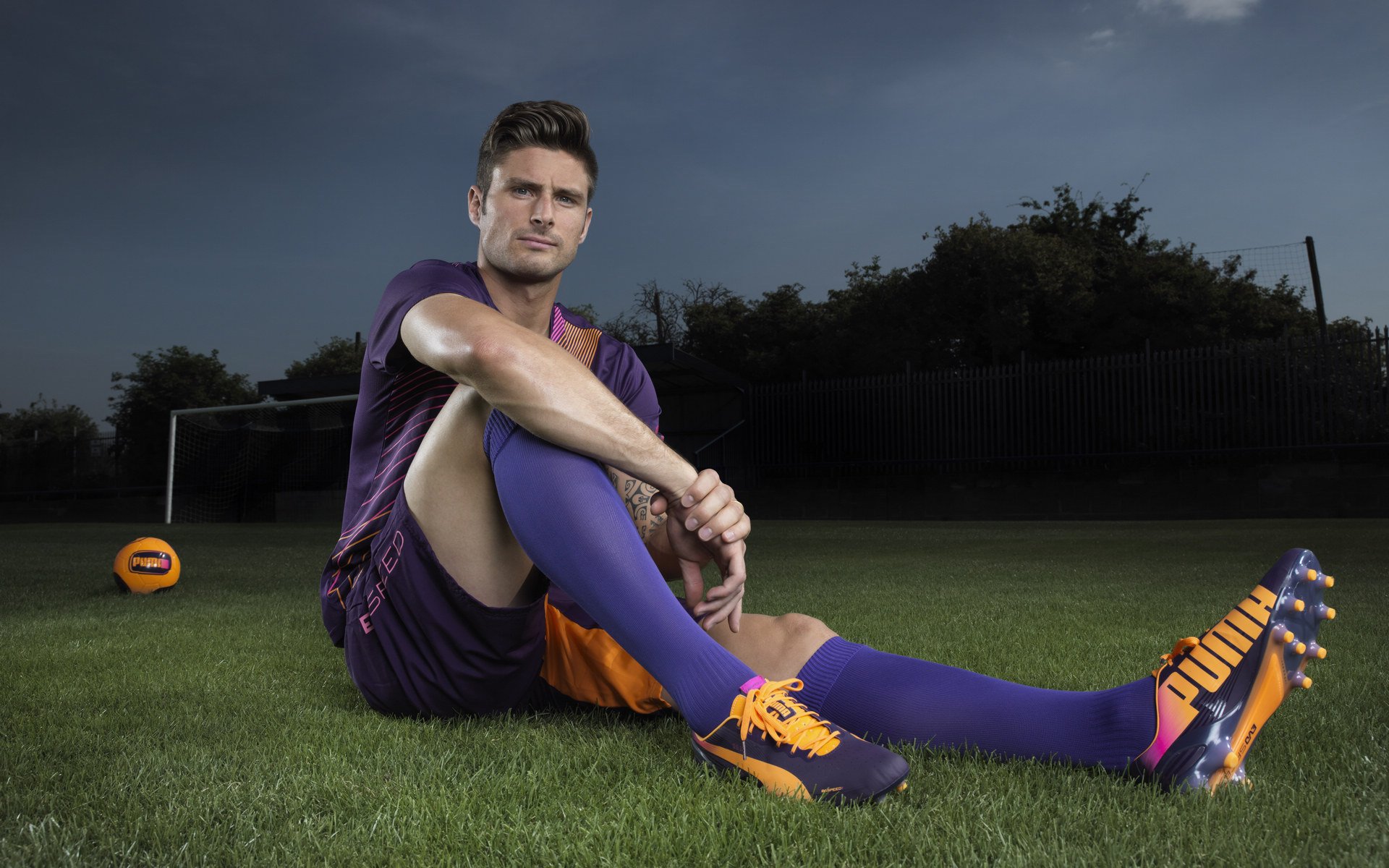 欧冠决赛下半场：替补前锋读秒绝杀 全场沸腾